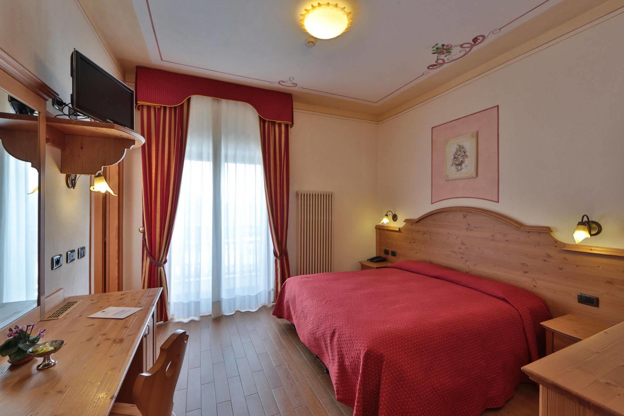 Hotel Fai Fai della Paganella Luaran gambar